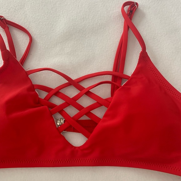 Red bikini sexy gorgeous - Picture 4 of 5